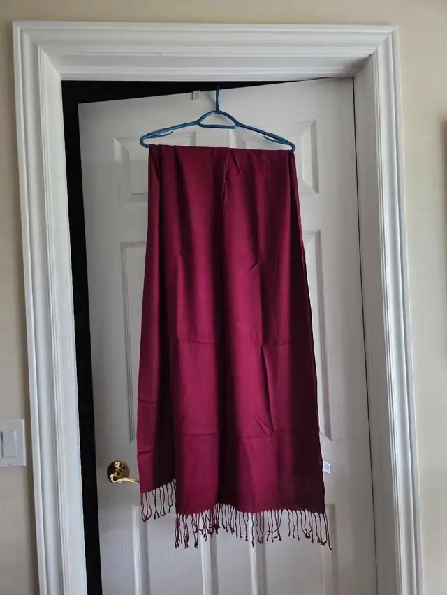 Ladies wine scarf/shawl 76" plus fringe l x 24" w63749389304963121