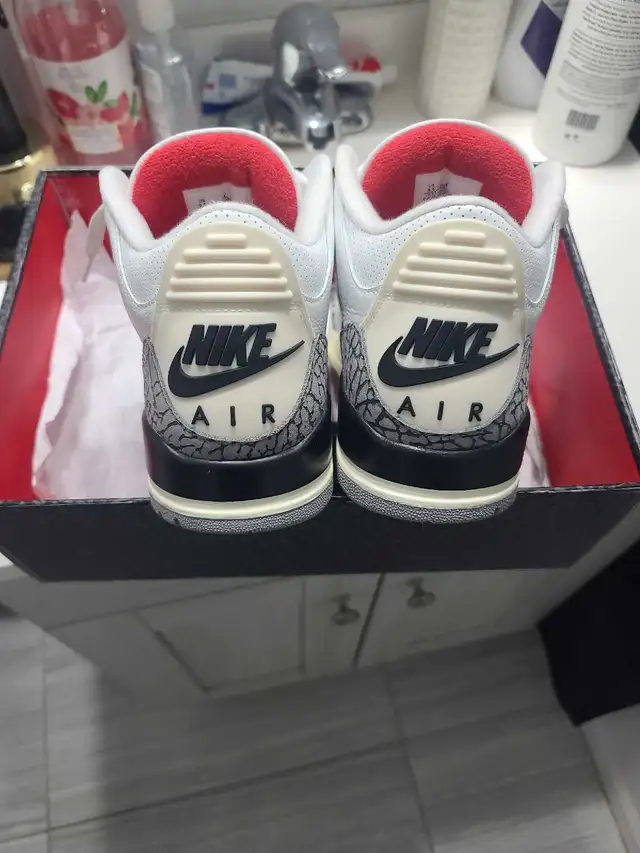 Jordan 3 white cement in Men's Shoes in Oakville / Halton Region - Image 3