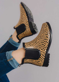 Rain boot.Wide-Width Chelsea ,Cheetah Print - Addition Elle