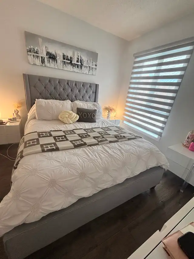 Queen size bed , upholstered Grey .. with mattress in Beds & Mattresses in Laval / North Shore - Image 2