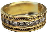 15.413g 18K Yellow Gold Ring w/10x Small Diamonds - Size 11.5