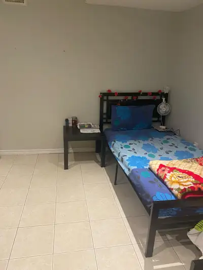 Close to all amenities including public transport, major grocery stores, Vaughan Mills, Wonderland a...