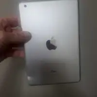 Apple iPad mini 2nd generation 16 gb+air pods 