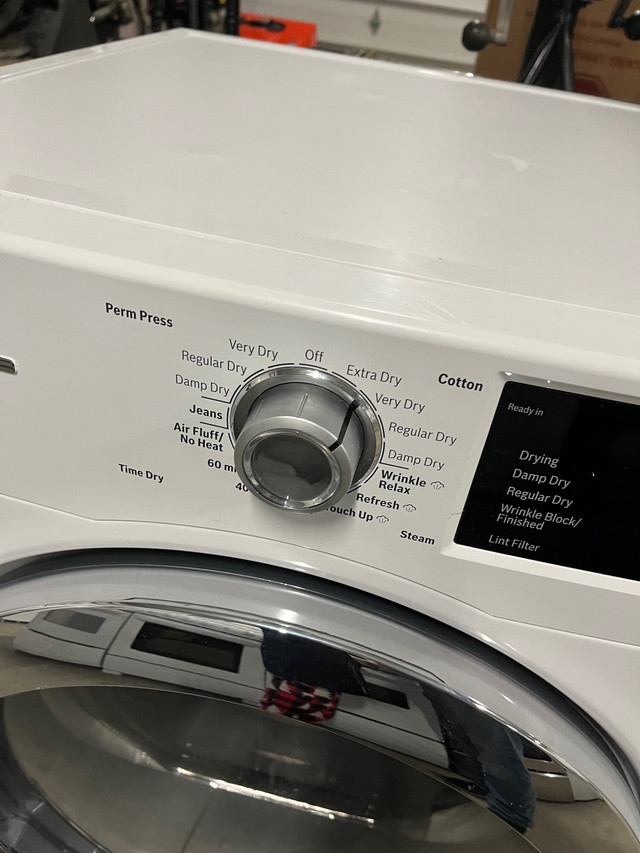 Bosch white electric dryer  in Washers & Dryers in Stratford - Image 3