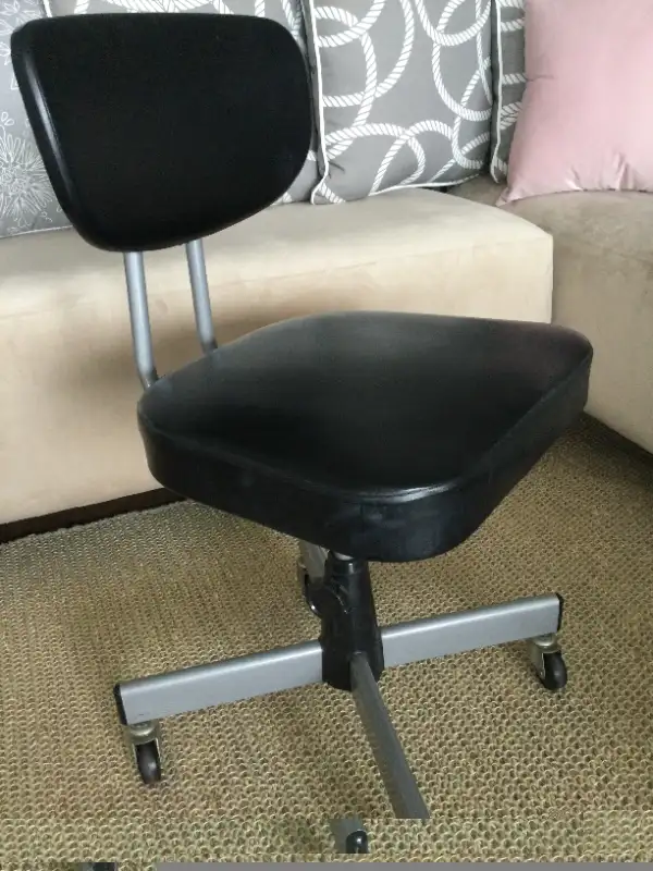 Vintage Industrial Office Chair From Japan ca.1960 in Chairs & Recliners in Penticton - Image 4