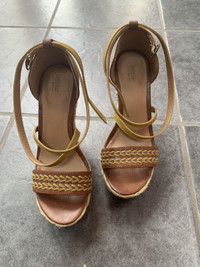 EUC Women’s Sandals Size 6