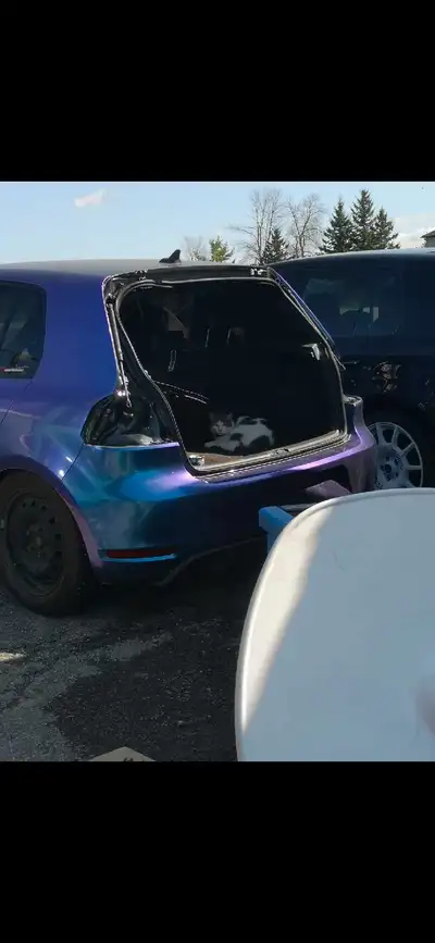 Pour piece faut sa parte sois tu par avec tous ou si ya encore la piece je peu te la vendre Je cherc...