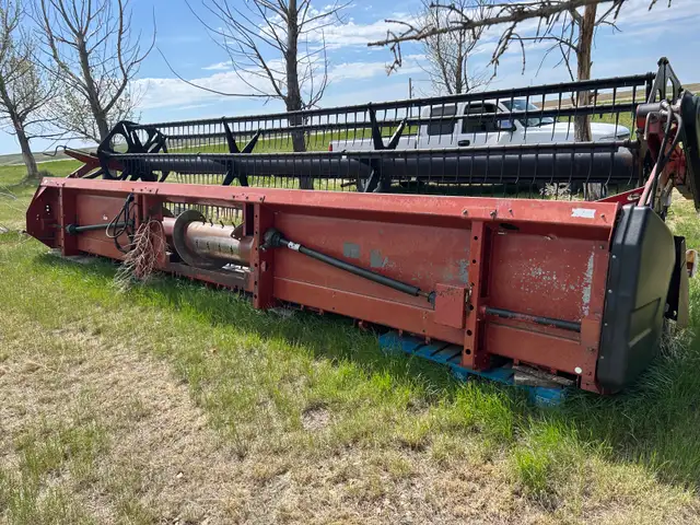 1020 case flex header  in Farming Equipment in Swift Current - Image 4