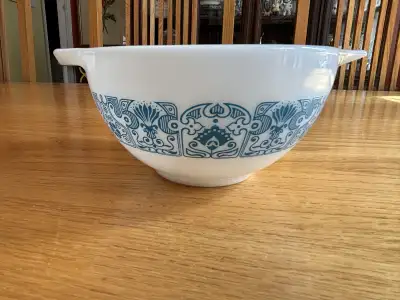 Vintage Pyrex #441 Horizon Blue 1.5 Pint Cinderella Mixing Bowl, View more