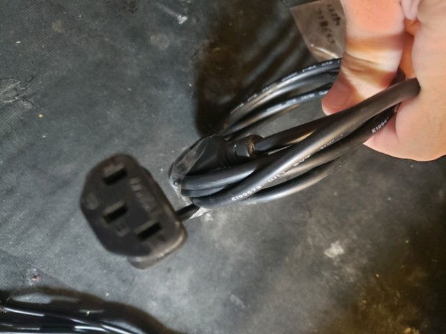 Standard Computer Power Cord  in Cables & Connectors in City of Toronto