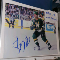 Brian Bellows signed 8x10 picture / Photo 8x10 signée