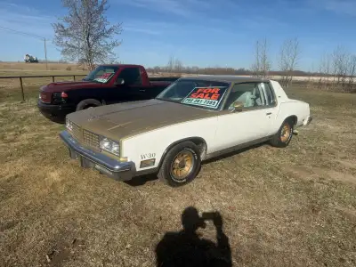 1980 Olds 442 Cutlass Calais 350 rocket Turbo 350 2:73 posi 129,000 km Repainted I. 2017 Call txt or...