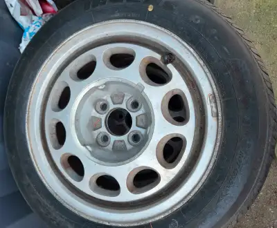 185/65/R15 Date code: 3716 Bolt pattern: 4 lug x 4 Calls/texts preferred