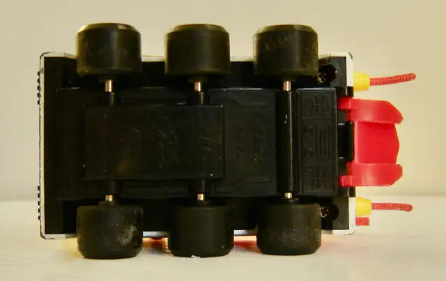 Vintage 1970s Diecast Varitank Shogun Action Vehicle PA-64 in Arts & Collectibles in City of Toronto - Image 9