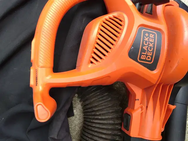 Black & Decker 3-in-1 Corded Leaf Blower Vac Mulcher High Power in Lawnmowers & Leaf Blowers in City of Toronto - Image 3