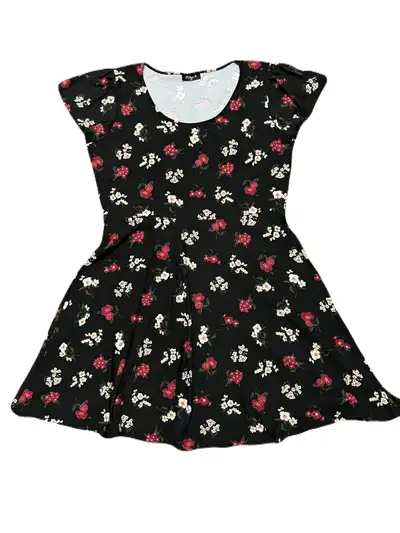 2 Dye 4 women’s large short sleeve dress, black red white floral, View more