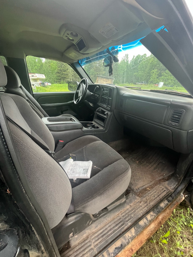 2004 GMC Sierra Duramax in Cars & Trucks in Thunder Bay - Image 2