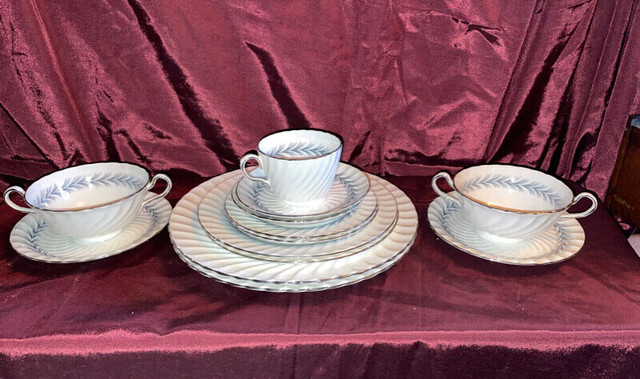 Vintage Aynsley Mayfair Pattern Dishes - various prices in Arts & Collectibles in Mississauga / Peel Region - Image 2