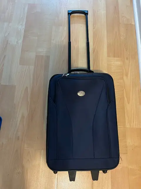 Carry on luggage suitcase $30, navy22” x 13.5” x 6.5” + more in Bags & Luggage in City of Toronto - Image 3