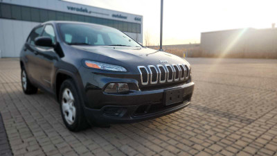 105KM, ONE OWNER, NO ACCIDENT 2014 JEEP CHEROKEE SPORT