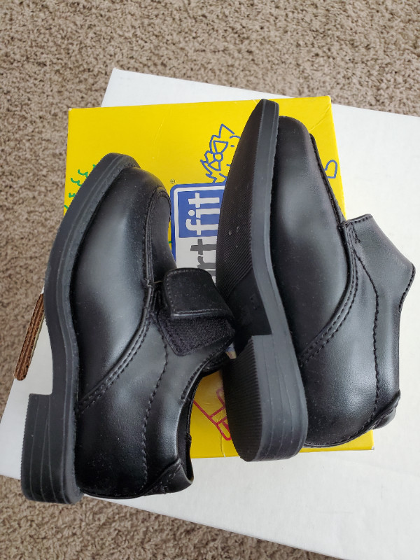 Baby black dress shoes in Clothing - 5T in Mississauga / Peel Region - Image 2
