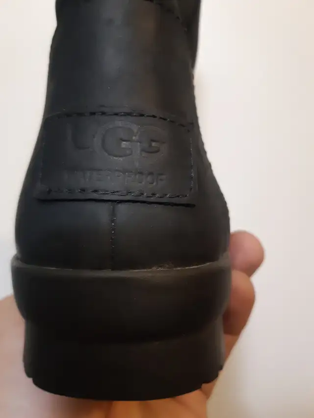 Bottes d'hiver Uggs pour femmes in Women's - Shoes in City of Montréal - Image 7