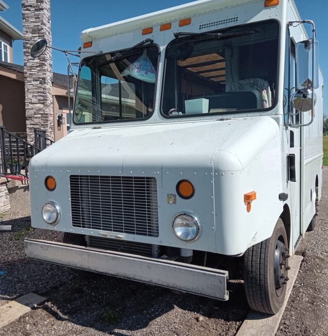 2003 - Step Van, Food Truck, Ice-cream truck in Cars & Trucks in Calgary