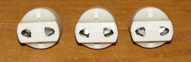 Set Of 3 European To North American Electrical Plug Adapters in General Electronics in Saskatoon - Image 2