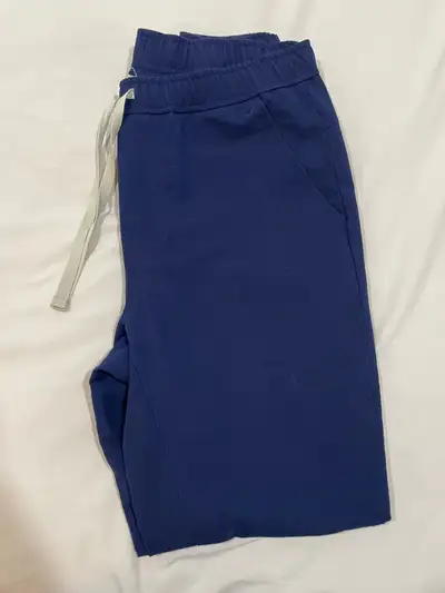 New Figs Scrubs- L, View more