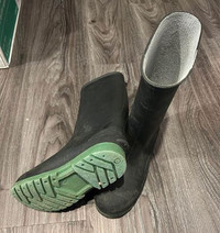 Size 5 youth rubber boots