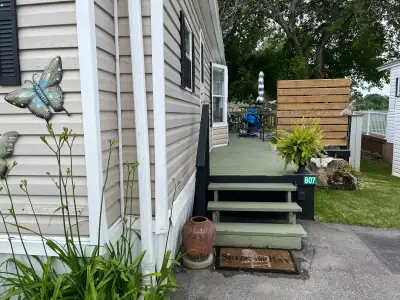 Cute Waterfront, Turn Key, 2 bdrm converted into 1, located in Parkbridge Victoria harbour, great pa...