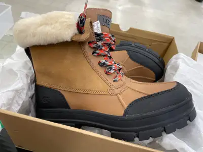UGGS MENS SIZE 10, View more
