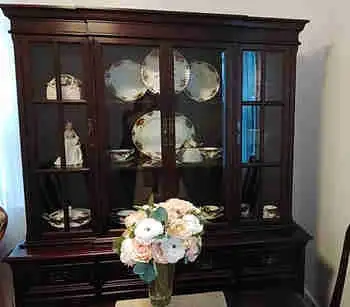 Mahogany Table 6 chairs + 2 Leafs & Buffet Hutch63654759118467120