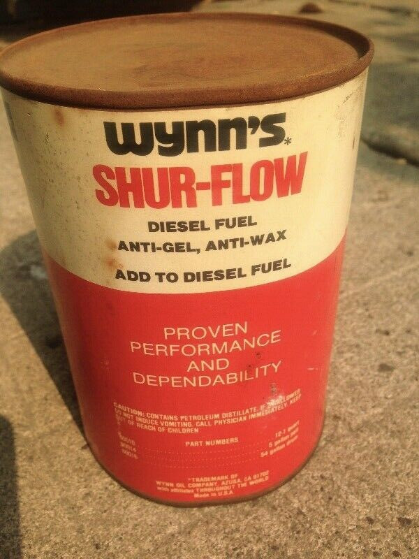 COLLECTIBLE Vintage Wynn's Shur-flow FULL can  in Arts & Collectibles in Regina - Image 3