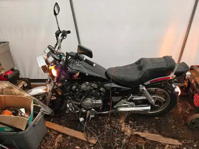1984 honda magna V30 (500cc) 4 cylinder engine, 6 speed, hydraulic clutch New tires, new plugs, new...