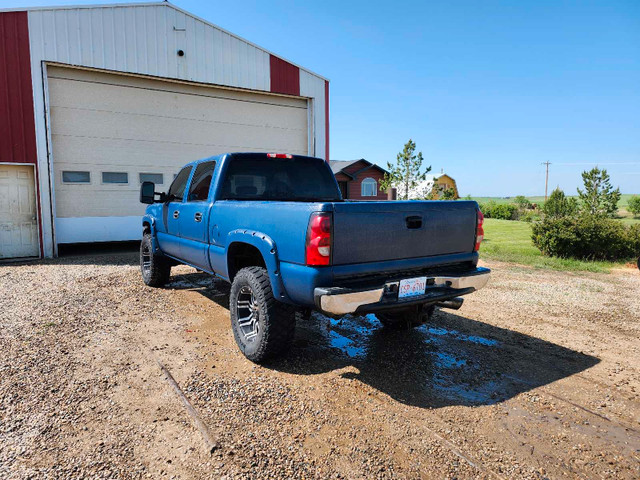 2007 lbz duramax in Cars & Trucks in Medicine Hat - Image 4