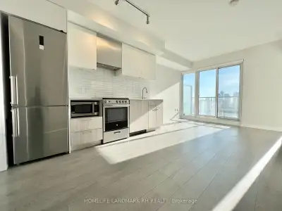 2 Bed + Media w/ Balcony in Dundas Sq – Steps to TMU & TTC