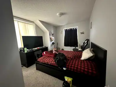 Private room for rent in A house shared with 2 other people. Available from December Flexible lease...