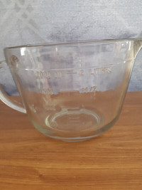 Tasse a mesurer en verre 2 litre , 8 tasse / Glass measuring cup