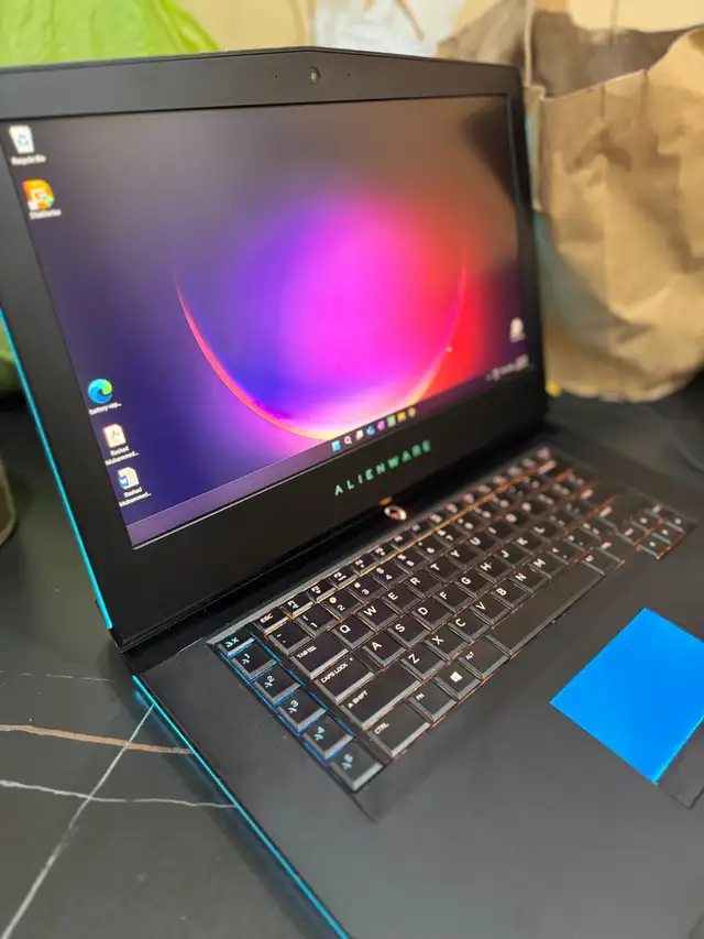 Alienware 15" R4 WIN 11 Laptop - 32 GB RAM - GTX 1070 GPU in Laptops in Mississauga / Peel Region - Image 2