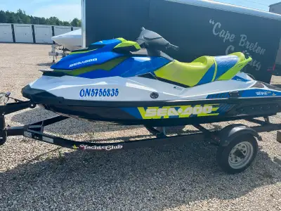 A powerful and reliable personal watercraft that comes complete with its own trailer. This machine h...