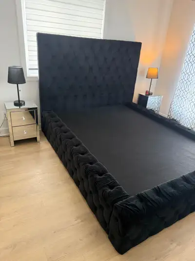 Lit plate-forme queen size, View more