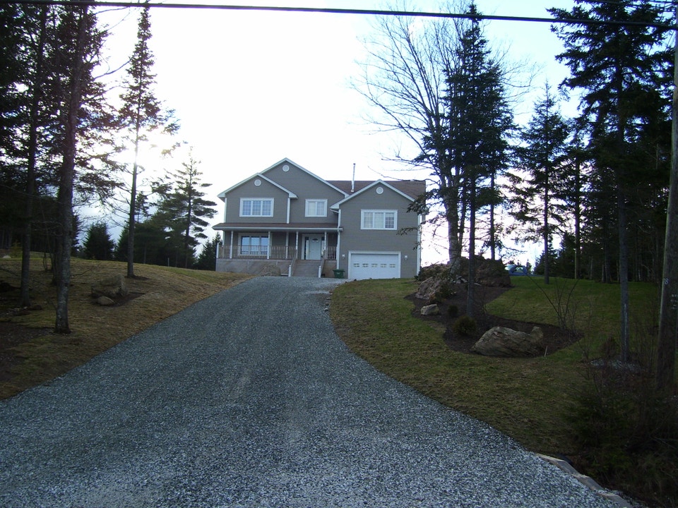 Large All Inclusive 1 Bedroom Quispamsis 1
