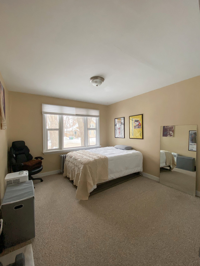 large two bedroom bright stylish main floor suite in Long Term Rentals in Saskatoon - Image 4