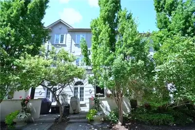 For Rent: Yonge/Sheppard Luxury Townhouse, 3+1 BRs, 1 Parking