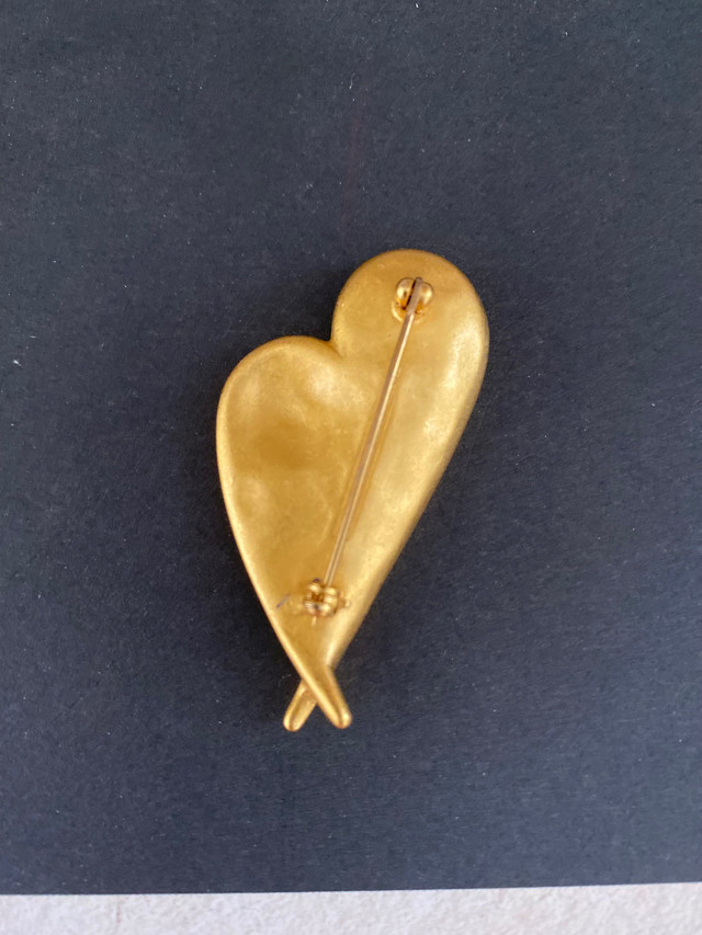 Liz Claiborne  vintage gold heart brooch  in Jewellery & Watches in Delta/Surrey/Langley - Image 3