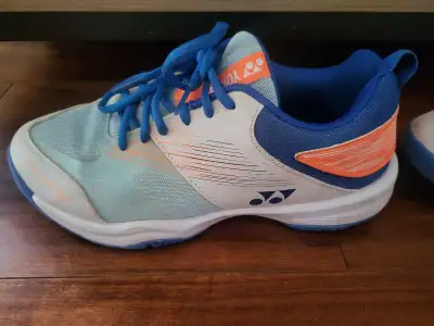 Yonex badminton/tennis shoes, View more