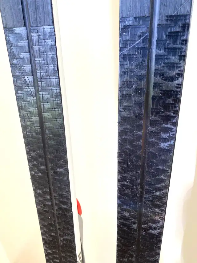 Rossignol Cross Country Skis Waxless Base150 cm NNN Rossignol in Ski in City of Montréal - Image 7