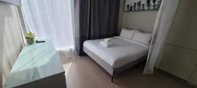***Available October 29 to November 1st - $400*** Fully furnished studio condo available immediately...