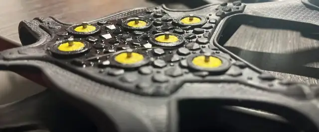 Crampon pour bottes in Men's Shoes in Québec City - Image 3